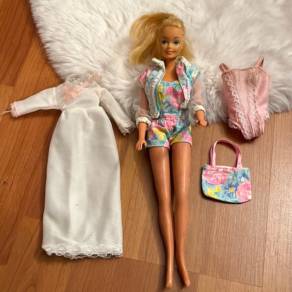Vintage 1970 Barbie doll